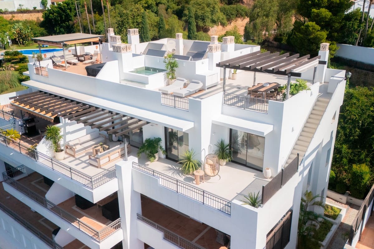 Piso de 3 habitaciones en Benahavís en venta con piscina garaje - 1.500.000 € (Ref: 9523497)