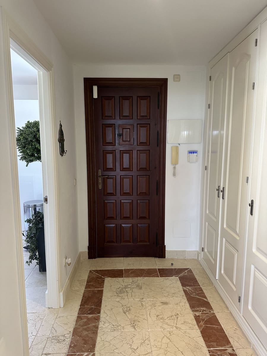 3 sovrum Lägenhet till salu i Benahavis med pool garage - 1 125 000 € (Ref: 9523499)