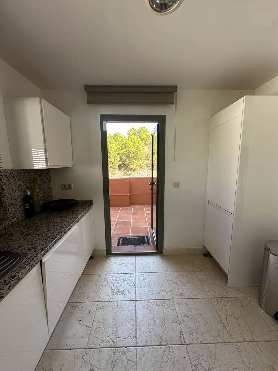 3 sovrum Lägenhet till salu i Benahavis med pool garage - 1 125 000 € (Ref: 9523499)