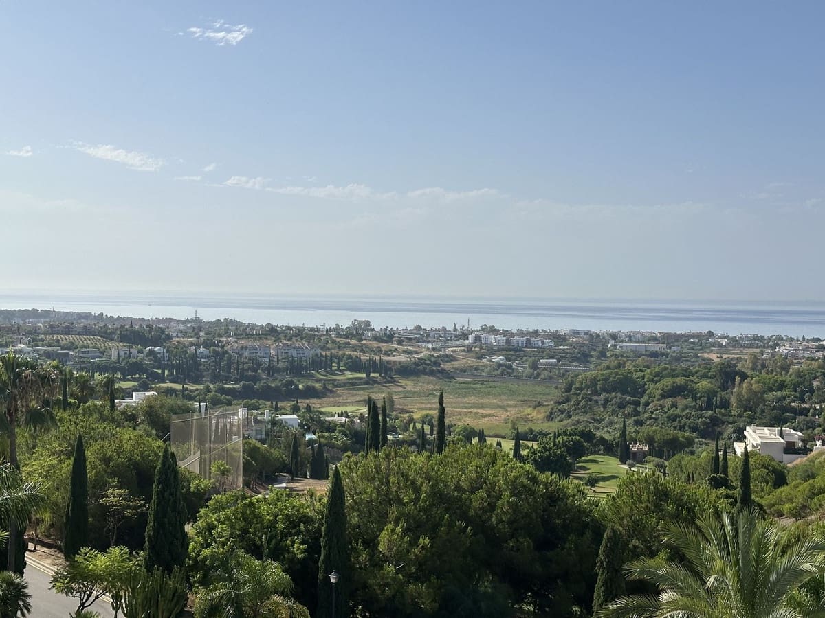 3 sovrum Lägenhet till salu i Benahavis med pool garage - 1 125 000 € (Ref: 9523499)