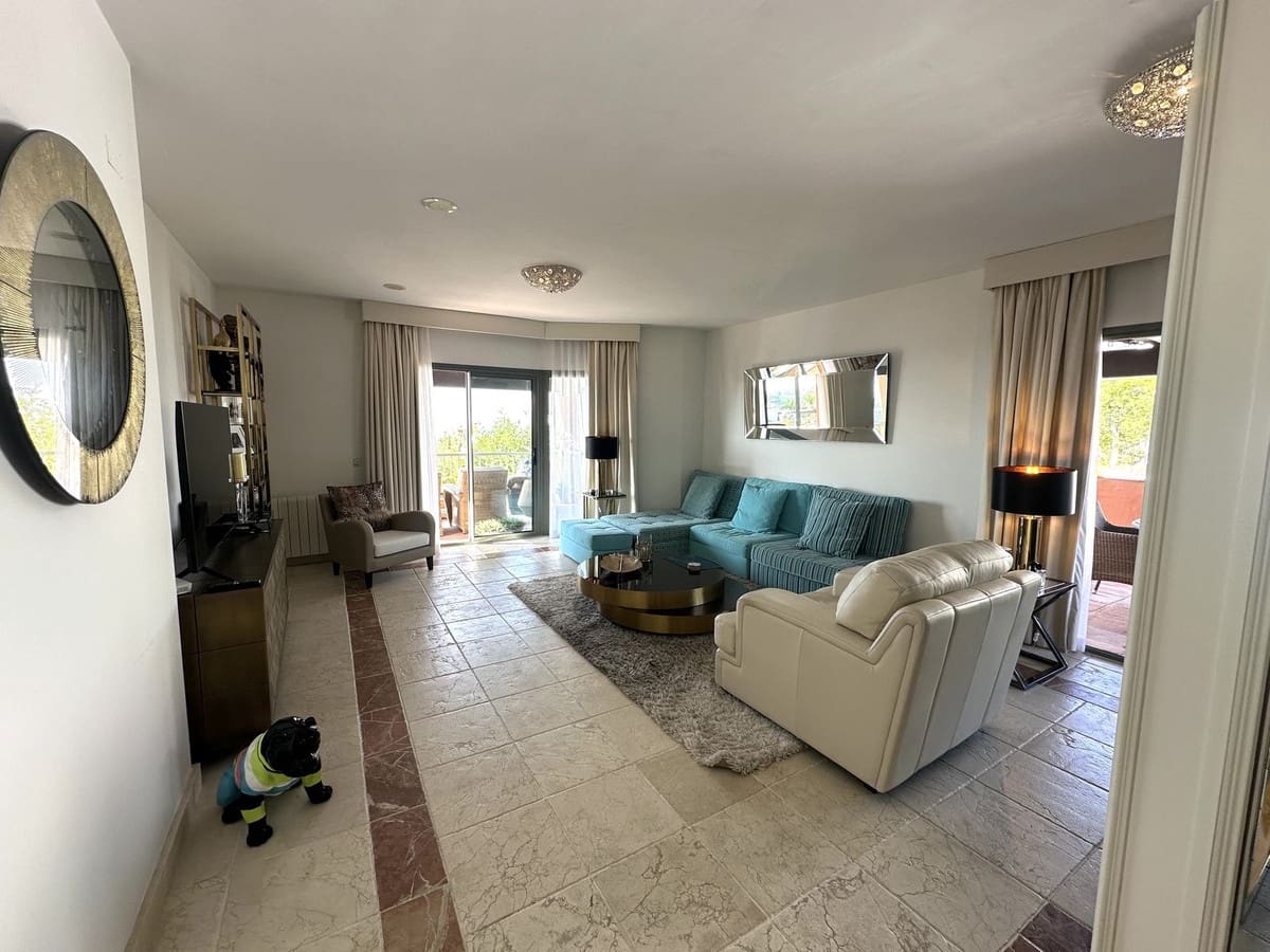 3 sovrum Lägenhet till salu i Benahavis med pool garage - 1 125 000 € (Ref: 9523499)