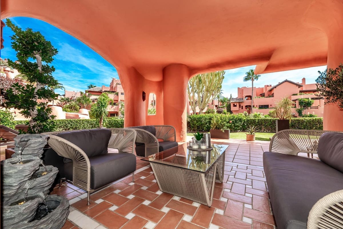 3 quarto Apartamento para venda em Estepona com piscina garagem - 2 300 000 € (Ref: 9523504)