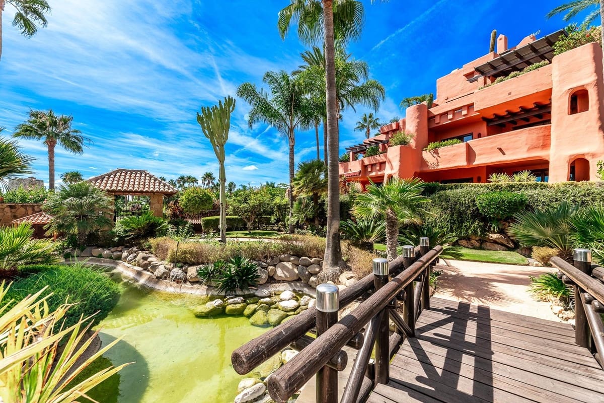 3 quarto Apartamento para venda em Estepona com piscina garagem - 2 300 000 € (Ref: 9523504)