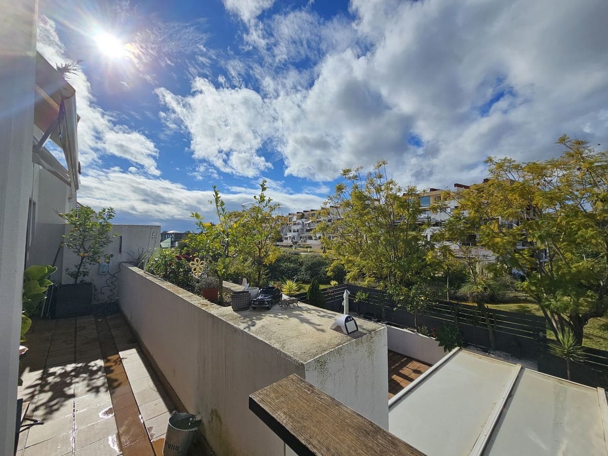 2 soverom Leilighet til salgs i Benahavis med svømmebasseng garasje - € 285 000 (Ref: 9525816)