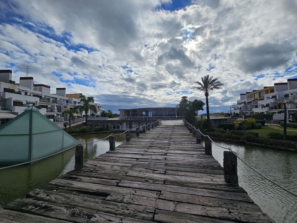 2 soverom Leilighet til salgs i Benahavis med svømmebasseng garasje - € 285 000 (Ref: 9525816)