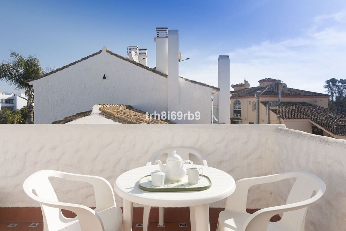 Piso de 2 habitaciones en El Paraiso en venta con piscina garaje - 285.000 € (Ref: 9525817)