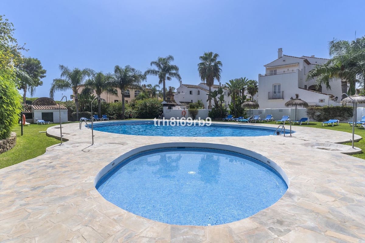 Piso de 2 habitaciones en El Paraiso en venta con piscina garaje - 285.000 € (Ref: 9525817)