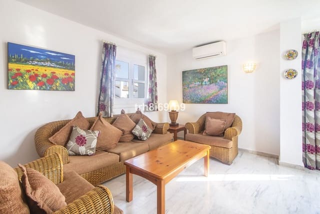 Piso de 2 habitaciones en El Paraiso, Estepona en venta con piscina garaje - 285.000 € (Ref: 9525817)