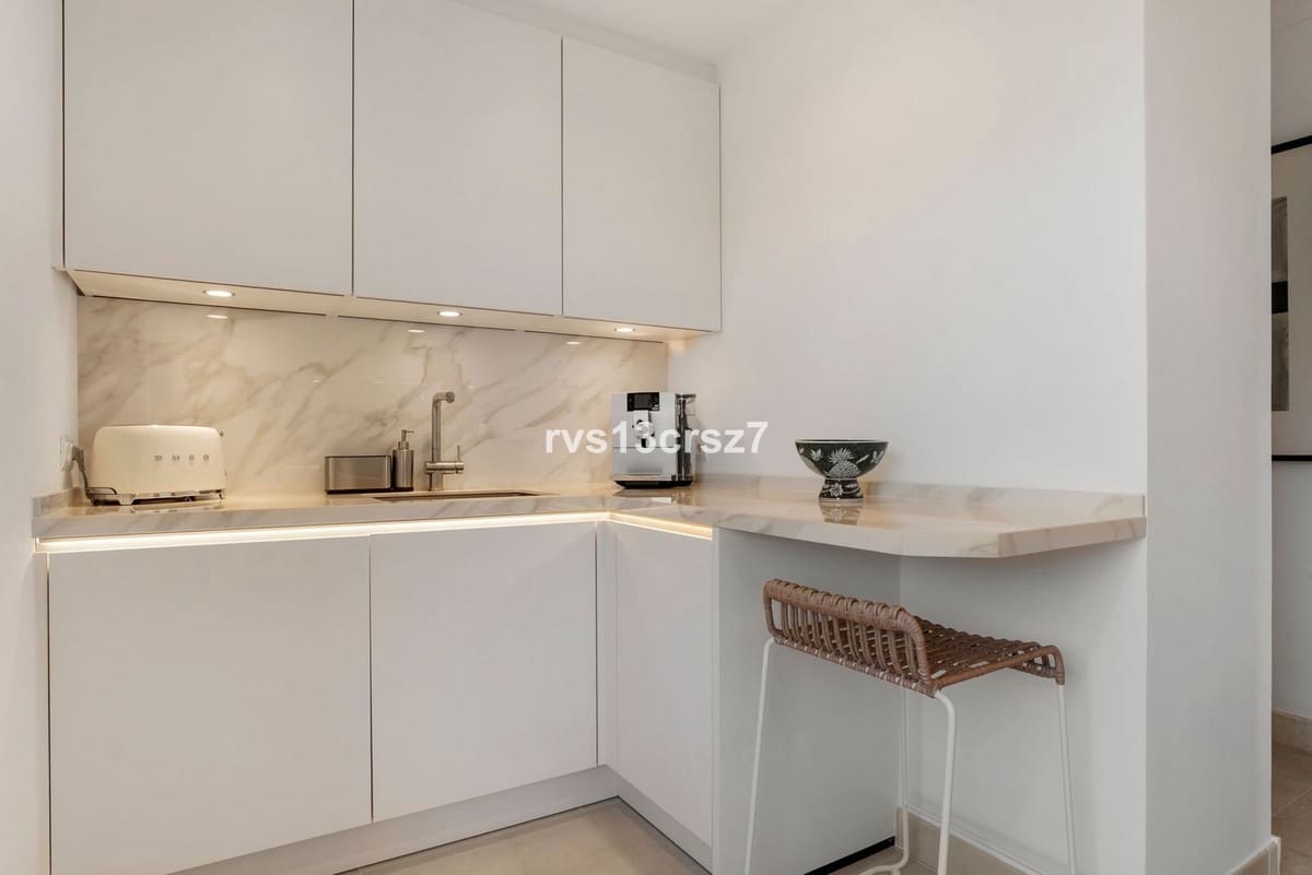 3 bedroom Flat for sale in Marbella with pool garage - € 569,000 (Ref: 9525818)