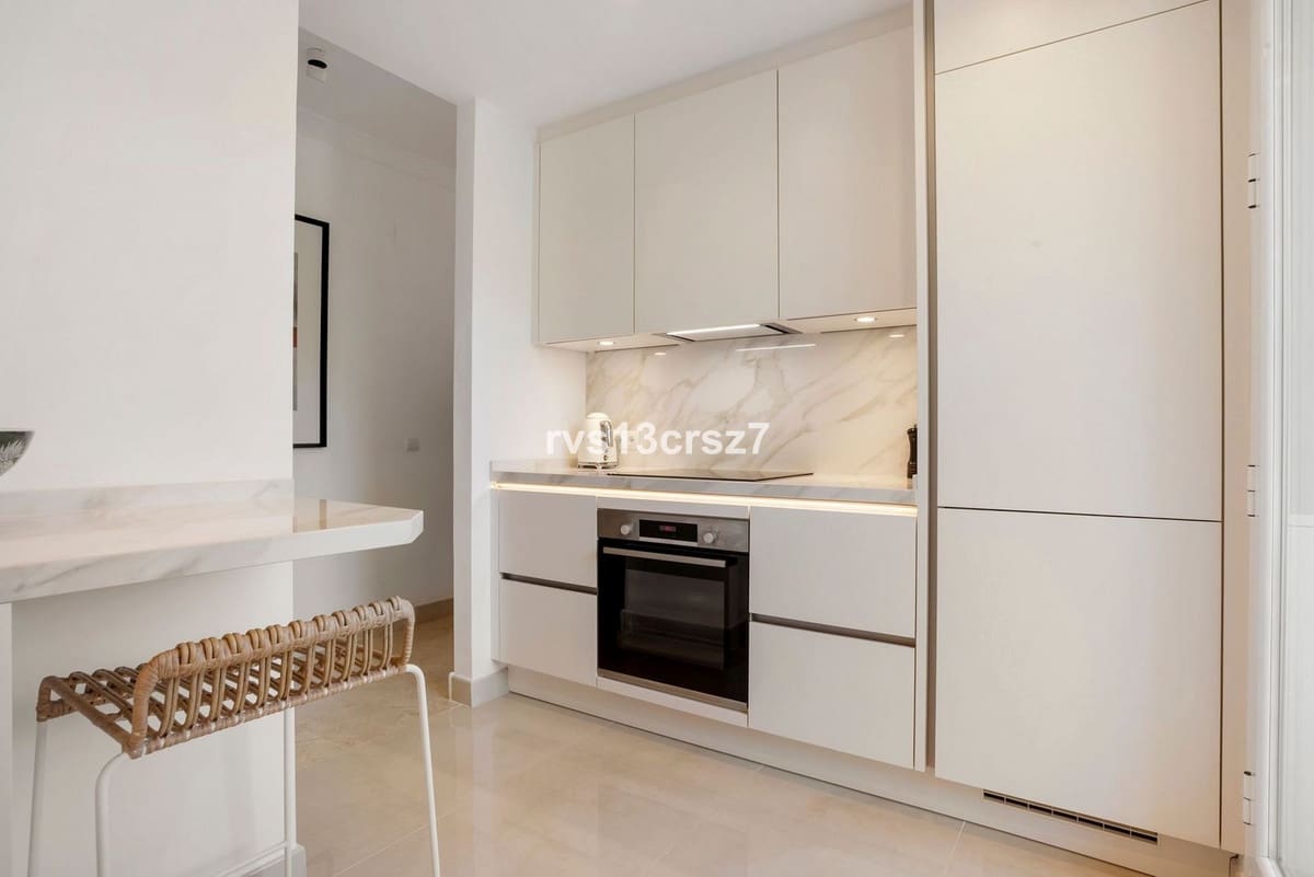 3 bedroom Flat for sale in Marbella with pool garage - € 569,000 (Ref: 9525818)