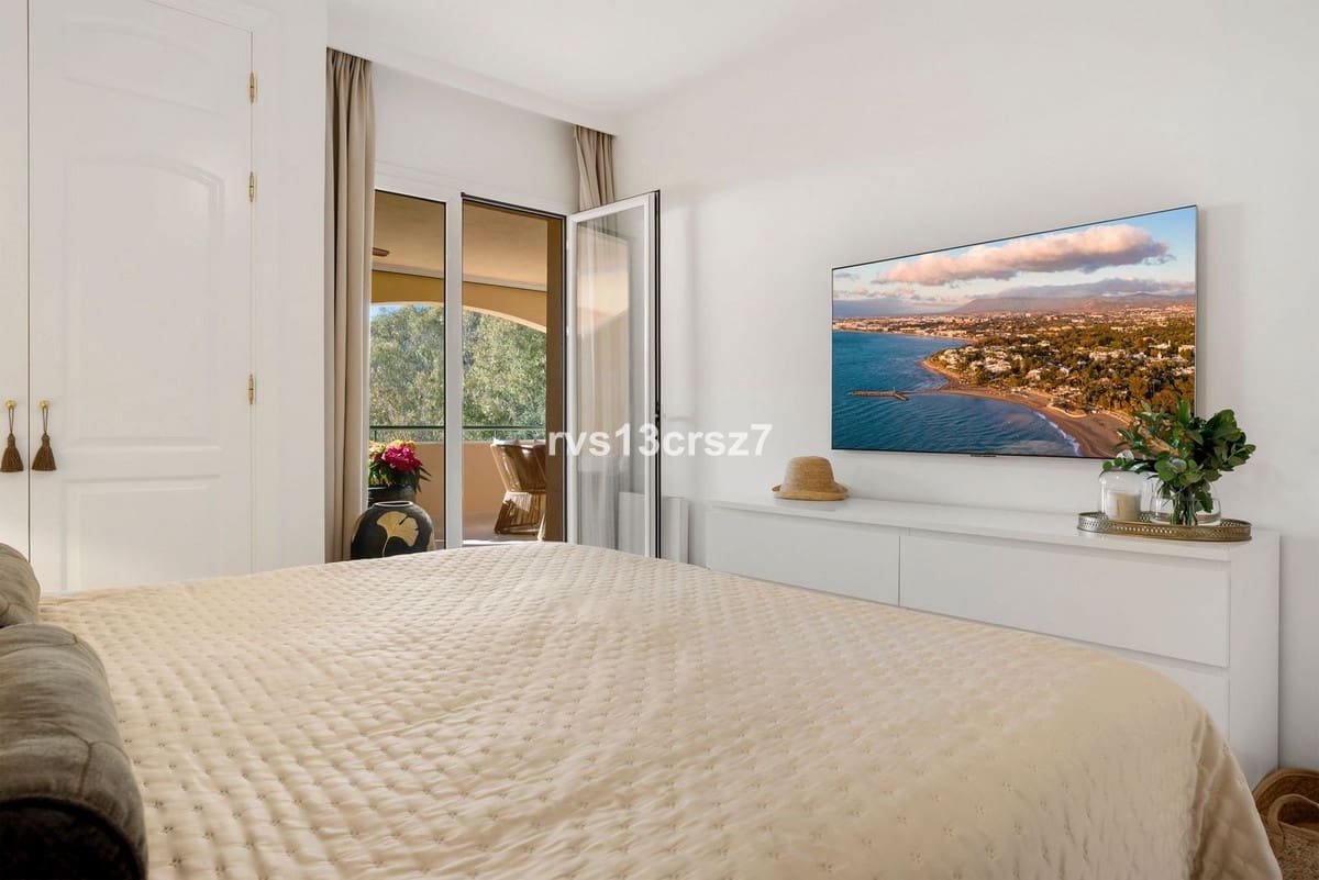 3 bedroom Flat for sale in Marbella with pool garage - € 569,000 (Ref: 9525818)