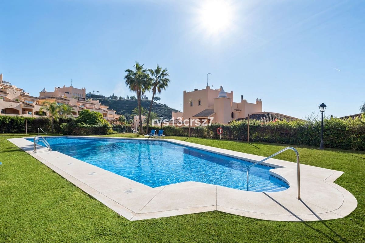 3 bedroom Flat for sale in Marbella with pool garage - € 569,000 (Ref: 9525818)