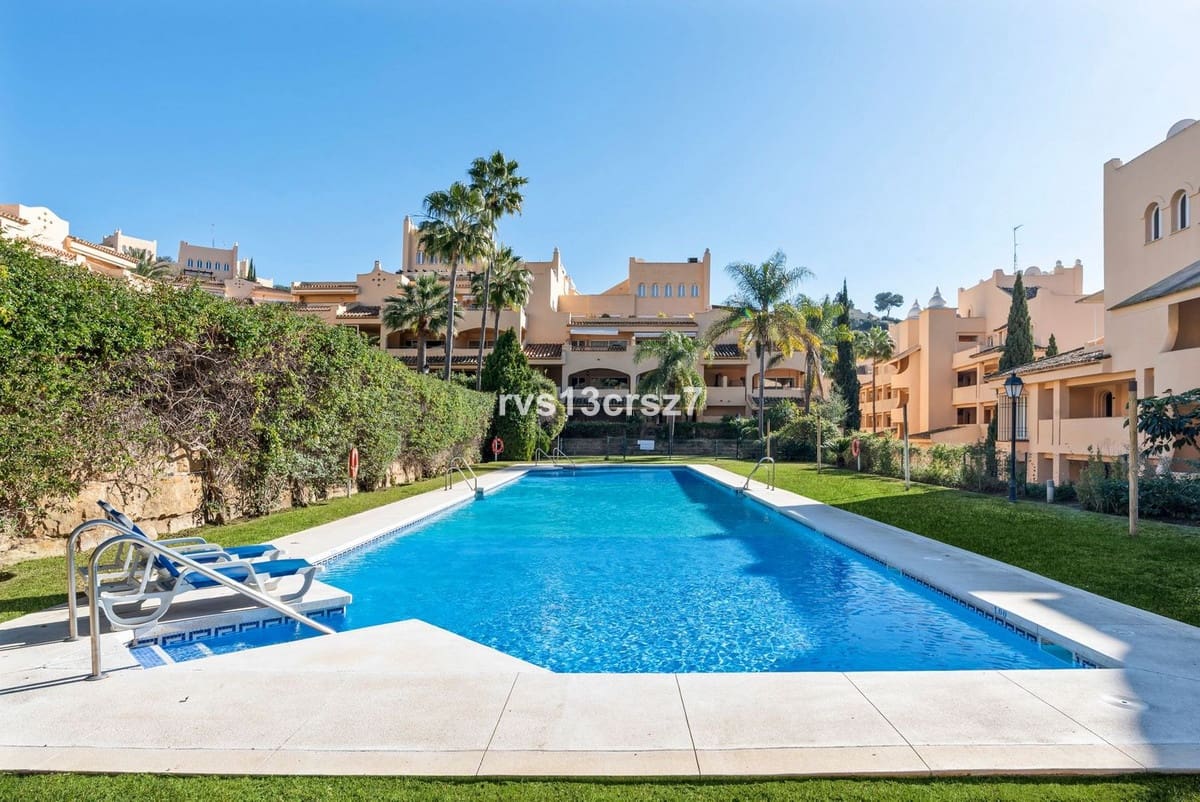 3 bedroom Flat for sale in Marbella with pool garage - € 569,000 (Ref: 9525818)