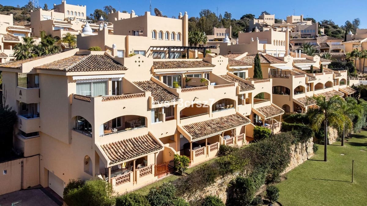 3 bedroom Flat for sale in Marbella with pool garage - € 569,000 (Ref: 9525818)