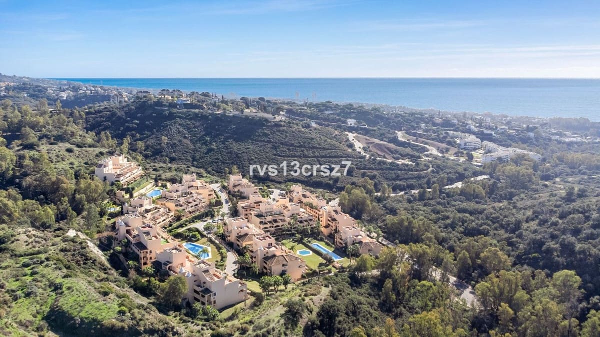 3 bedroom Flat for sale in Marbella with pool garage - € 569,000 (Ref: 9525818)