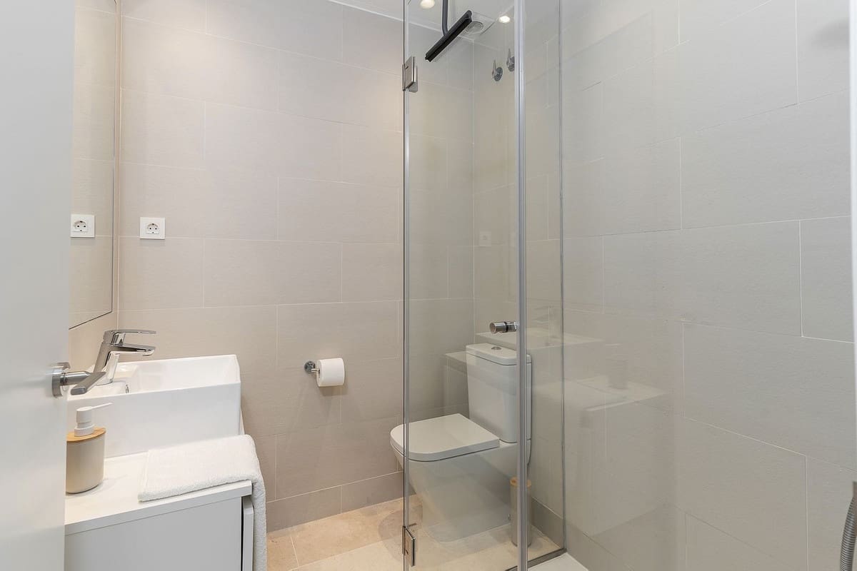 Piso de 3 habitaciones en El Paraiso en venta con piscina garaje - 575.000 € (Ref: 9529096)