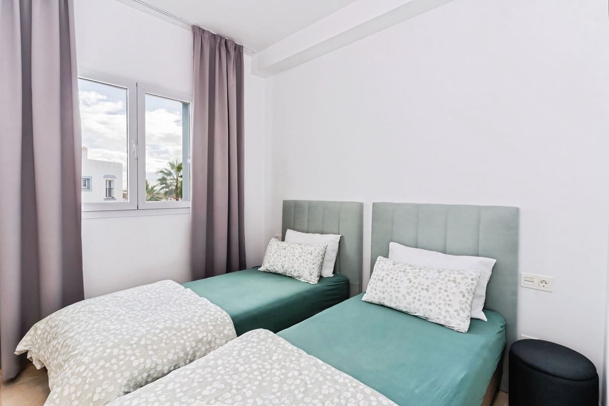 Piso de 3 habitaciones en El Paraiso en venta con piscina garaje - 575.000 € (Ref: 9529096)