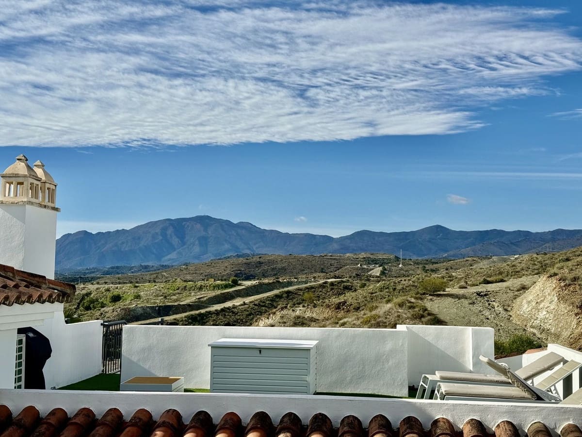 Piso de 3 habitaciones en El Paraiso en venta con piscina garaje - 575.000 € (Ref: 9529096)