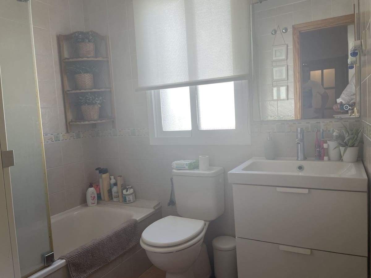 Piso de 3 habitaciones en Estepona en venta con piscina garaje - 565.000 € (Ref: 9532536)