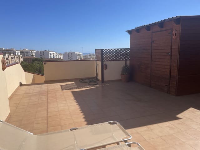 Piso de 3 habitaciones en Centro, Estepona en venta con piscina garaje - 565.000 € (Ref: 9532536)