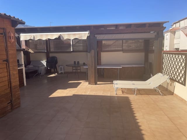 Piso de 3 habitaciones en Centro, Estepona en venta con piscina garaje - 565.000 € (Ref: 9532536)