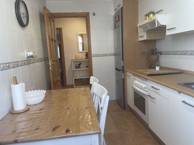 Piso de 3 habitaciones en Centro, Estepona en venta con piscina garaje - 565.000 € (Ref: 9532536)