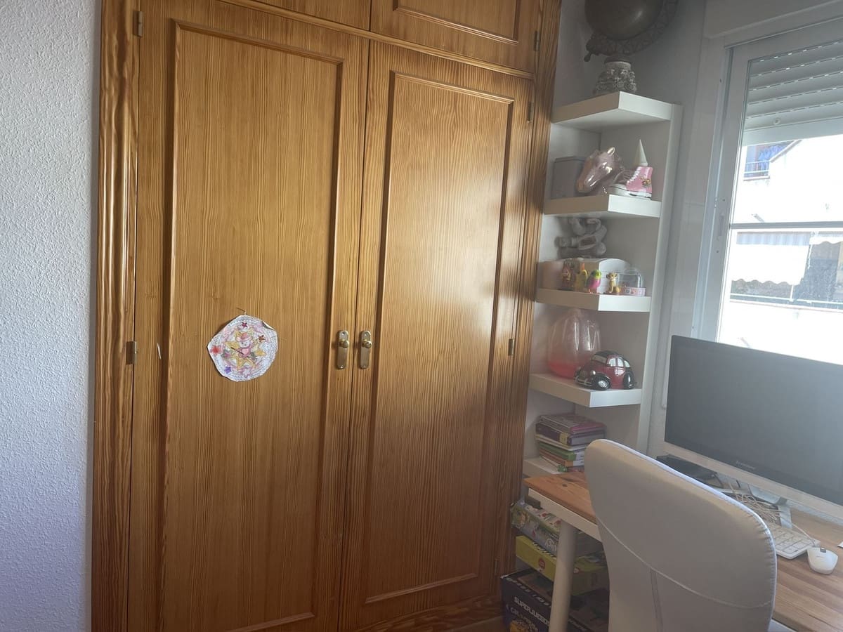 Piso de 3 habitaciones en Estepona en venta con piscina garaje - 565.000 € (Ref: 9532536)