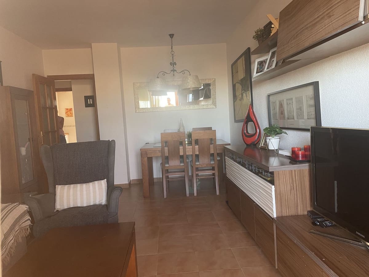 Piso de 3 habitaciones en Estepona en venta con piscina garaje - 565.000 € (Ref: 9532536)