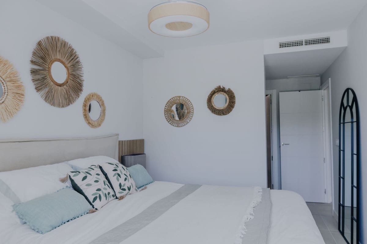 2 makuuhuone Asunto myytävänä paikassa New Golden Mile mukana uima-altaan 
autotalli - 450 000 € (Ref: 9532537)