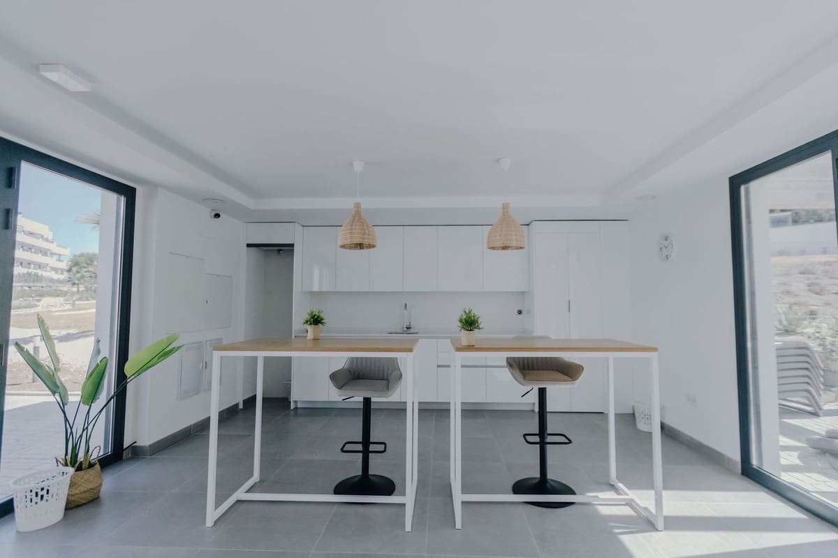 2 makuuhuone Asunto myytävänä paikassa New Golden Mile mukana uima-altaan 
autotalli - 450 000 € (Ref: 9532537)