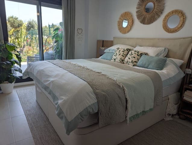 2 makuuhuone Asunto myytävänä paikassa La Concha - Resina Golf, Estepona mukana uima-altaan 
autotalli - 450 000 € (Ref: 9532537)