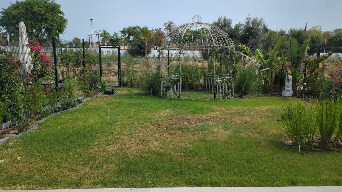 2 makuuhuone Asunto myytävänä paikassa New Golden Mile mukana uima-altaan 
autotalli - 450 000 € (Ref: 9532537)