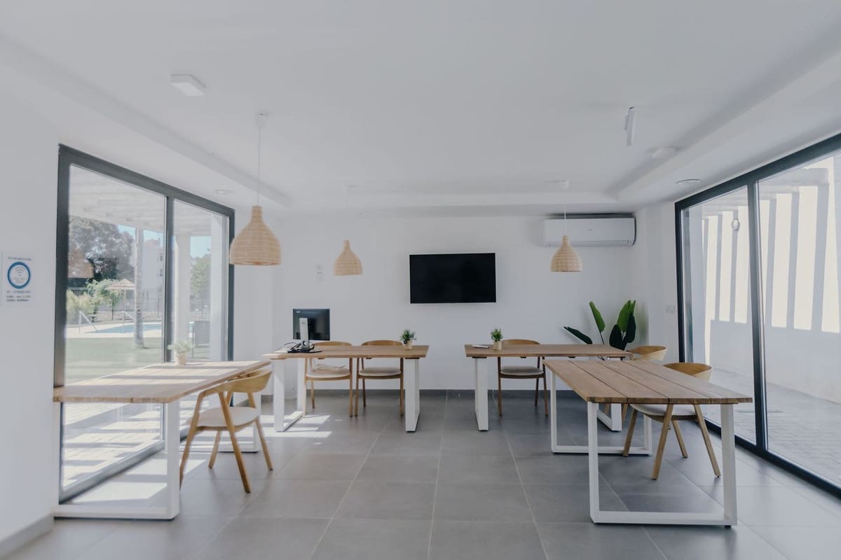 2 makuuhuone Asunto myytävänä paikassa New Golden Mile mukana uima-altaan 
autotalli - 450 000 € (Ref: 9532537)