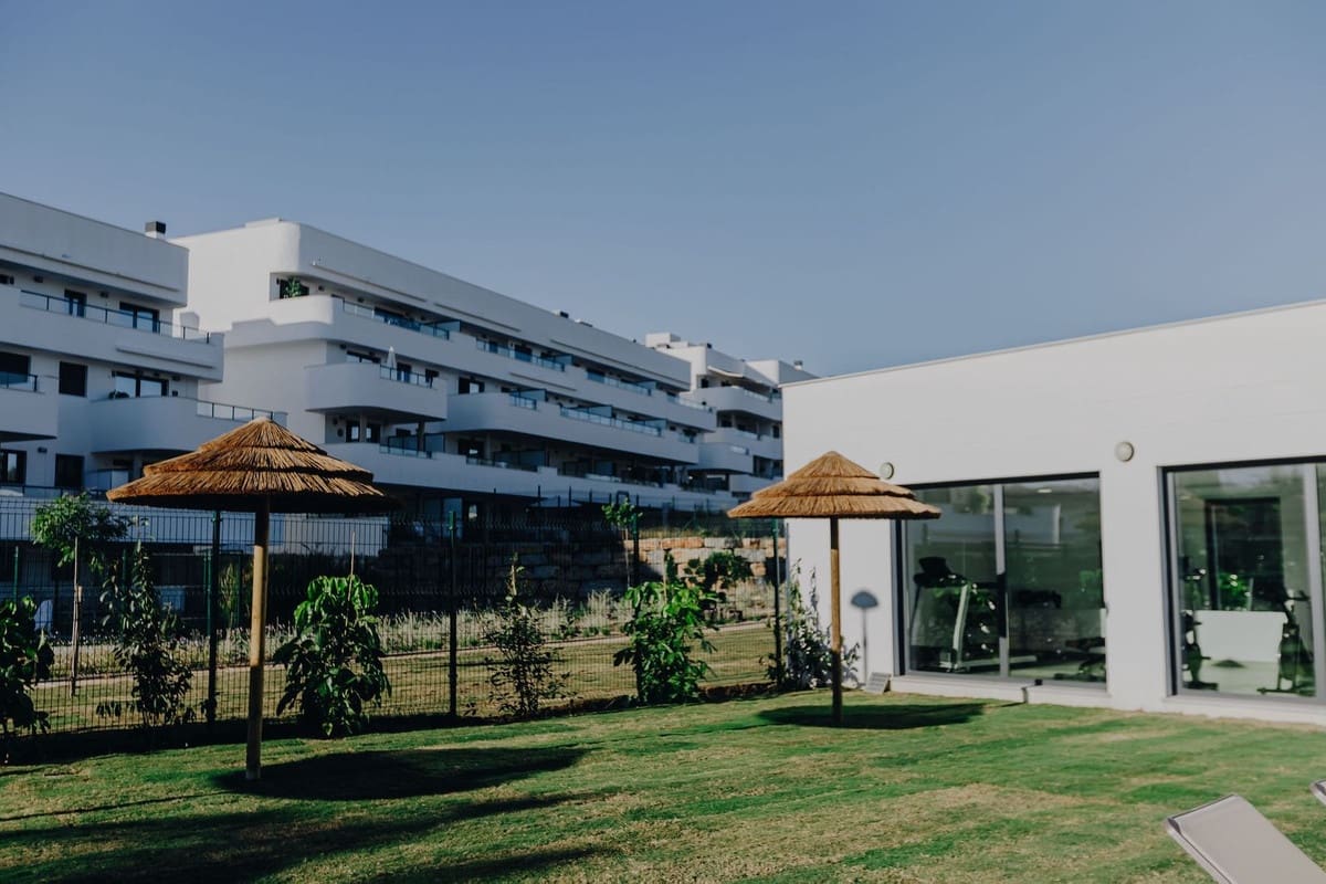 2 makuuhuone Asunto myytävänä paikassa New Golden Mile mukana uima-altaan 
autotalli - 450 000 € (Ref: 9532537)