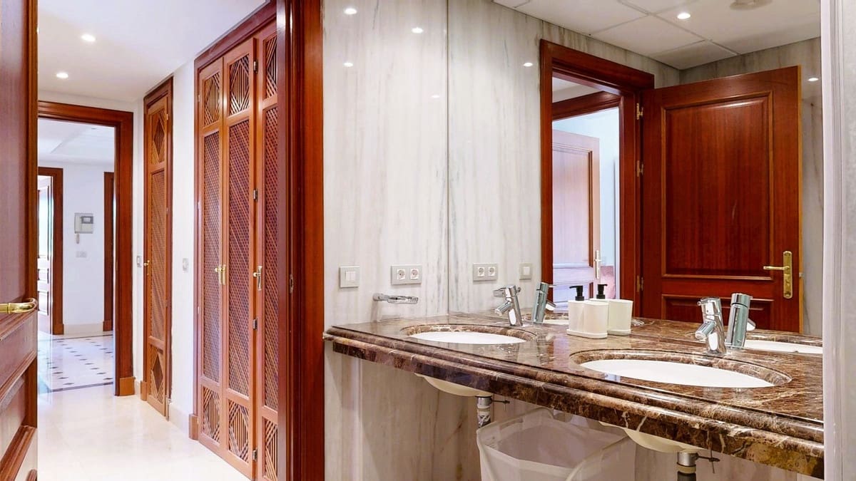 2 soveværelse Lejlighed til salg i New Golden Mile - € 545.000 (Ref: 9532539)