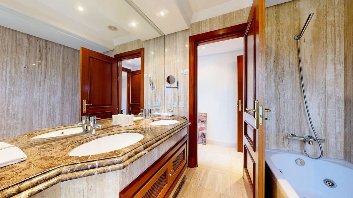 2 soveværelse Lejlighed til salg i New Golden Mile - € 545.000 (Ref: 9532539)