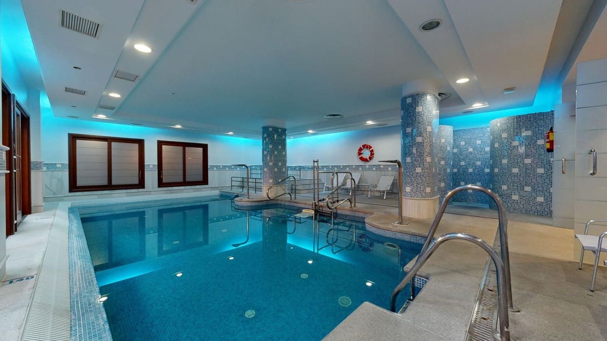 2 soveværelse Lejlighed til salg i New Golden Mile - € 545.000 (Ref: 9532539)