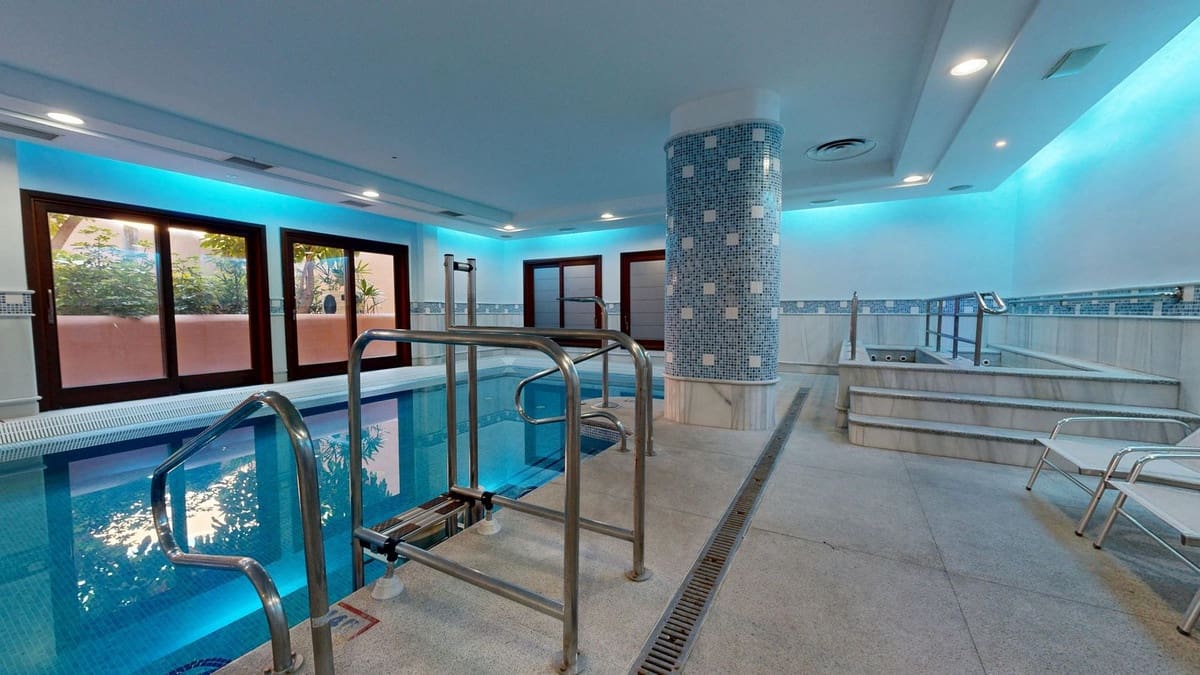 2 soveværelse Lejlighed til salg i New Golden Mile - € 545.000 (Ref: 9532539)