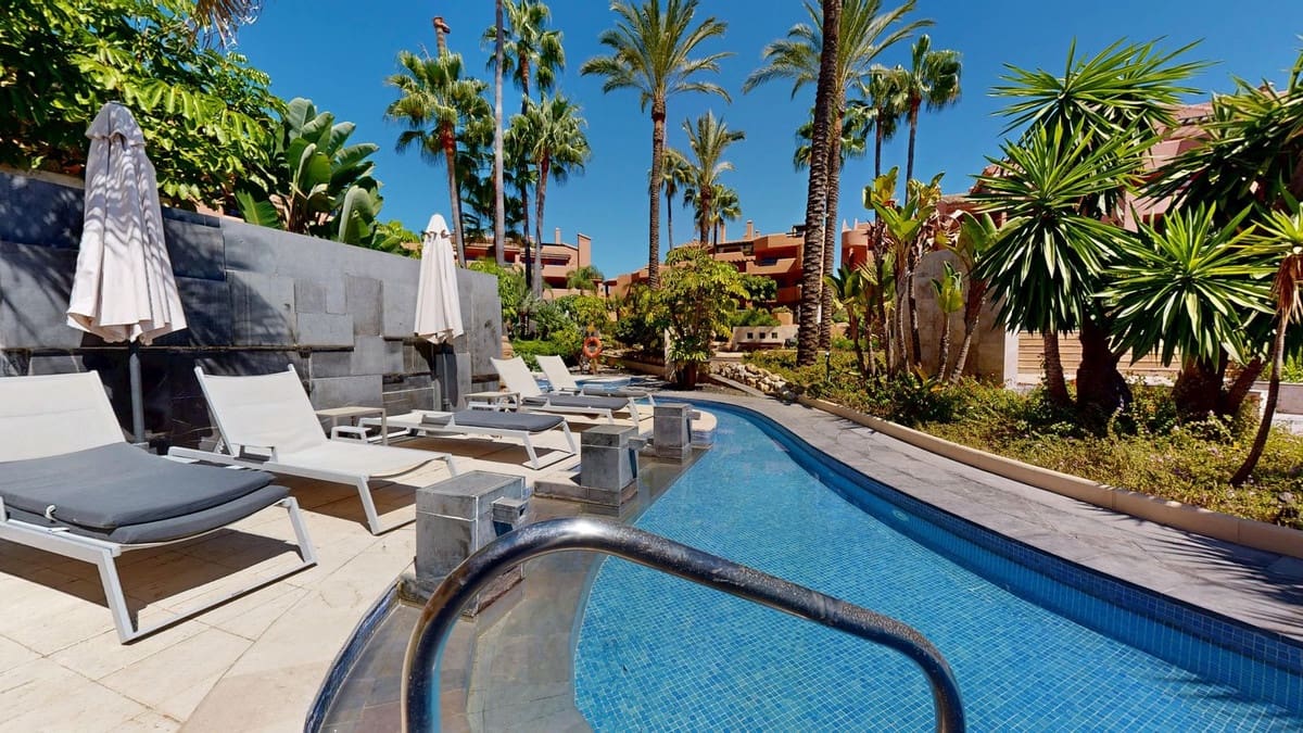 2 soveværelse Lejlighed til salg i New Golden Mile - € 545.000 (Ref: 9532539)