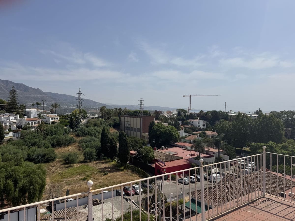 6 quarto Moradia para venda em Marbella com piscina garagem - 1 495 000 € (Ref: 9532541)