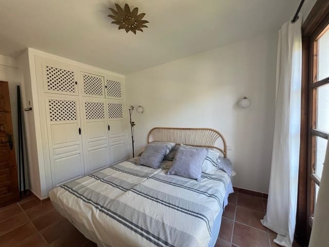 2 quarto Apartamento para venda em El Paraiso, Estepona com piscina - 335 000 € (Ref: 9532542)