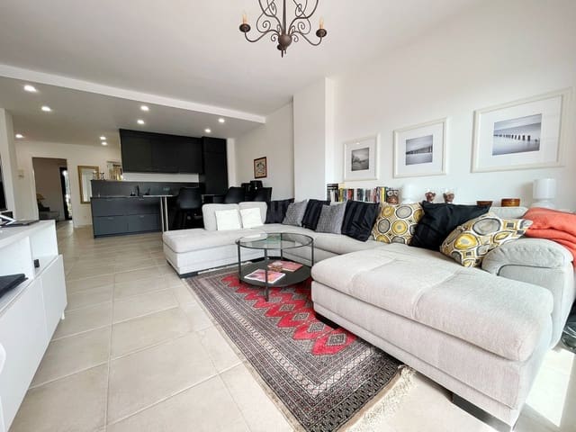 3 makuuhuone Asunto myytävänä paikassa Las Brisas, Marbella mukana uima-altaan 
autotalli - 575 000 € (Ref: 9532545)