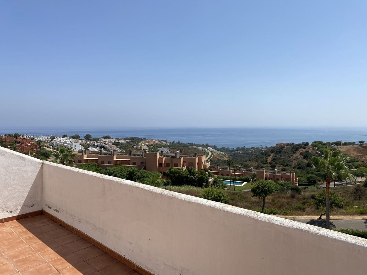 Chalet de 3 habitaciones en Manilva en venta con piscina garaje - 449.000 € (Ref: 9532546)