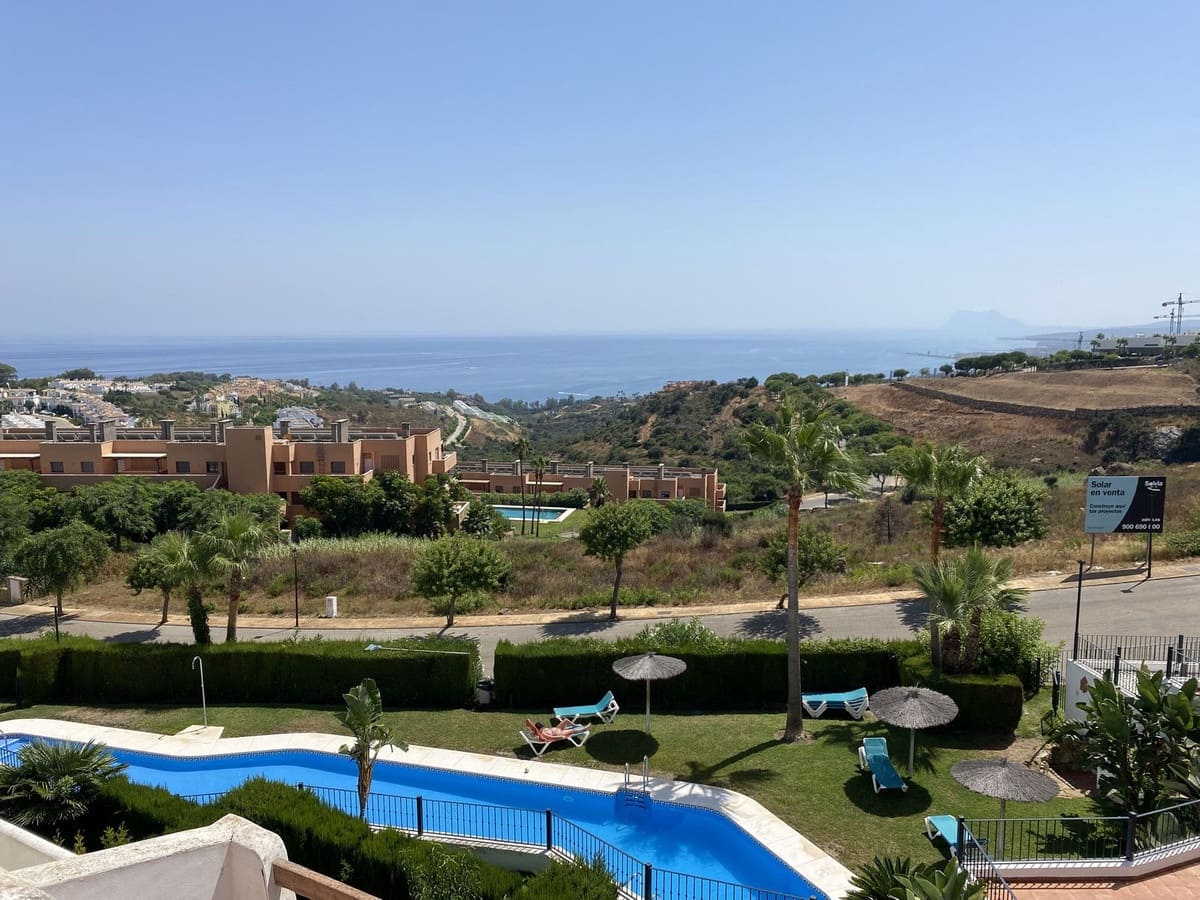 Chalet de 3 habitaciones en Manilva en venta con piscina garaje - 449.000 € (Ref: 9532546)