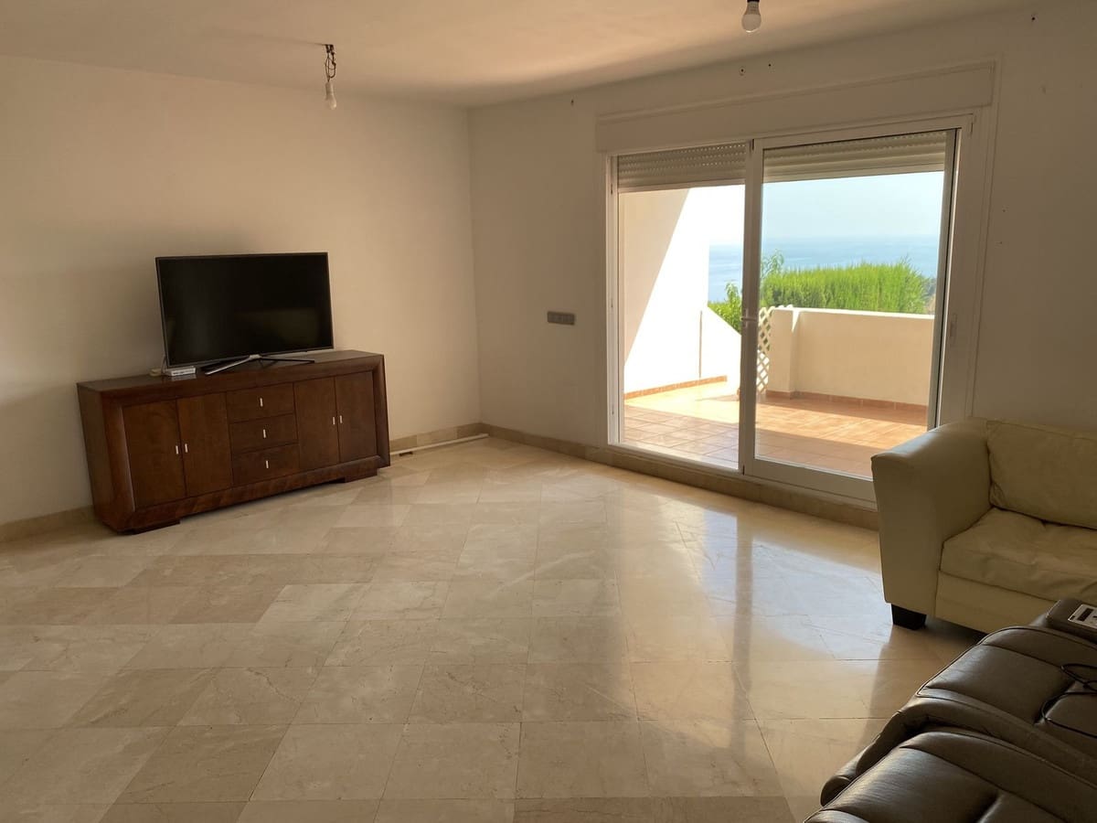 Chalet de 3 habitaciones en Manilva en venta con piscina garaje - 449.000 € (Ref: 9532546)