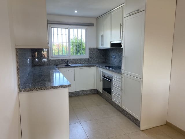 Chalet de 3 habitaciones en San Luis de Sabinillas, Manilva en venta con piscina garaje - 449.000 € (Ref: 9532546)