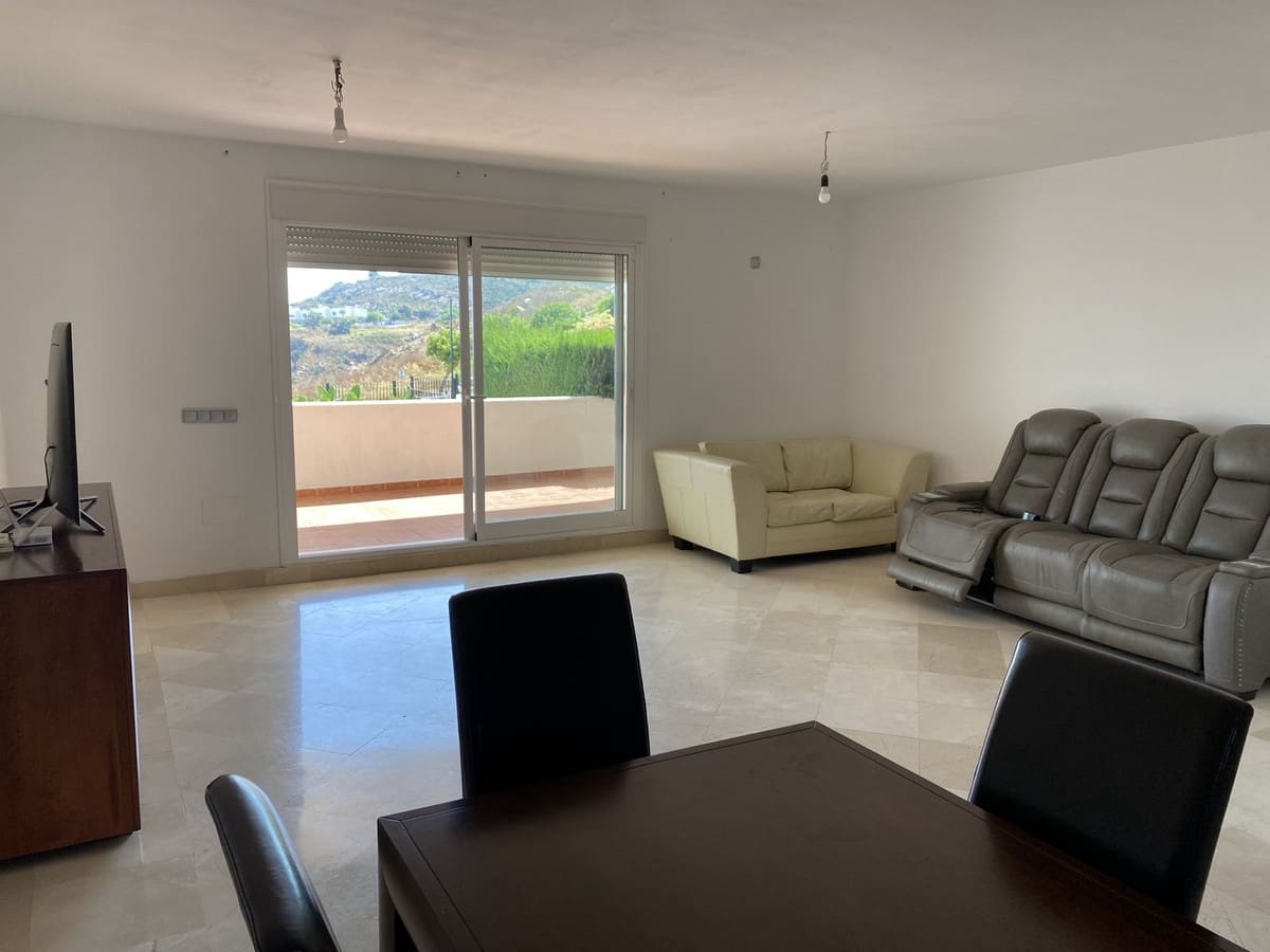 Chalet de 3 habitaciones en Manilva en venta con piscina garaje - 449.000 € (Ref: 9532546)