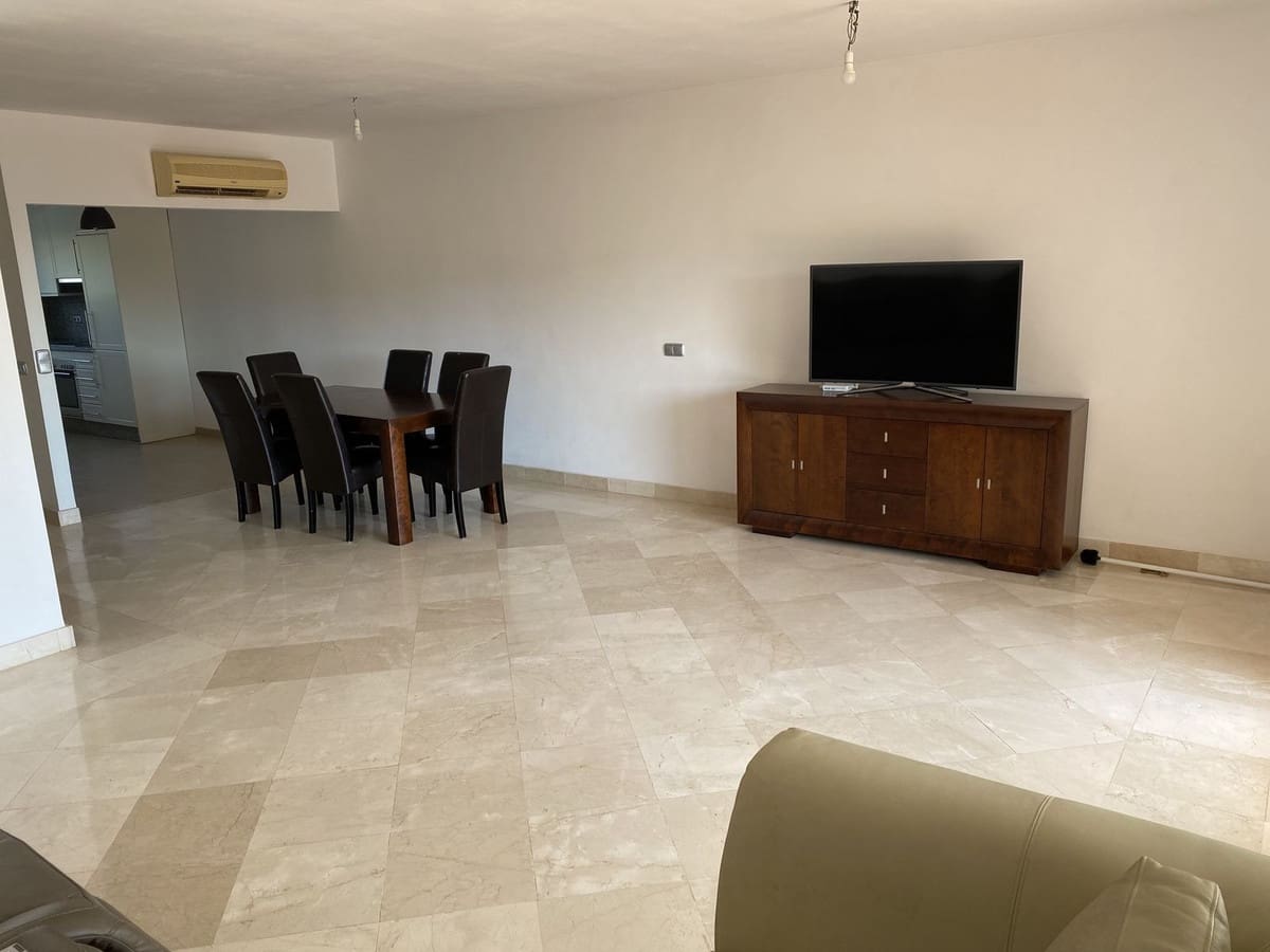 Chalet de 3 habitaciones en Manilva en venta con piscina garaje - 449.000 € (Ref: 9532546)