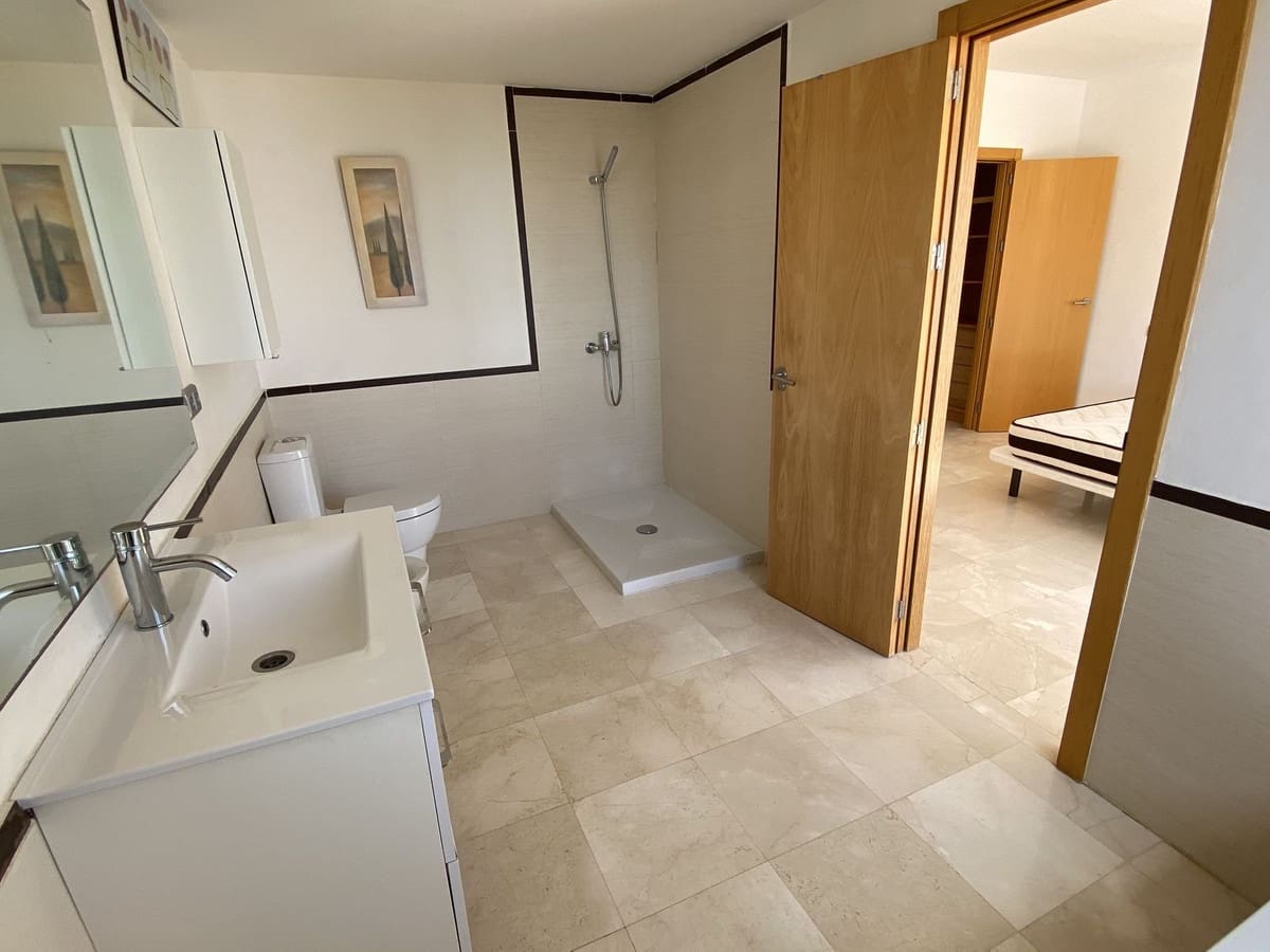 Chalet de 3 habitaciones en Manilva en venta con piscina garaje - 449.000 € (Ref: 9532546)