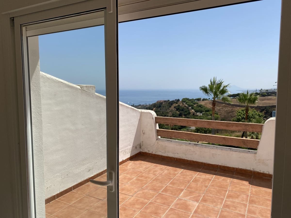 Chalet de 3 habitaciones en Manilva en venta con piscina garaje - 449.000 € (Ref: 9532546)